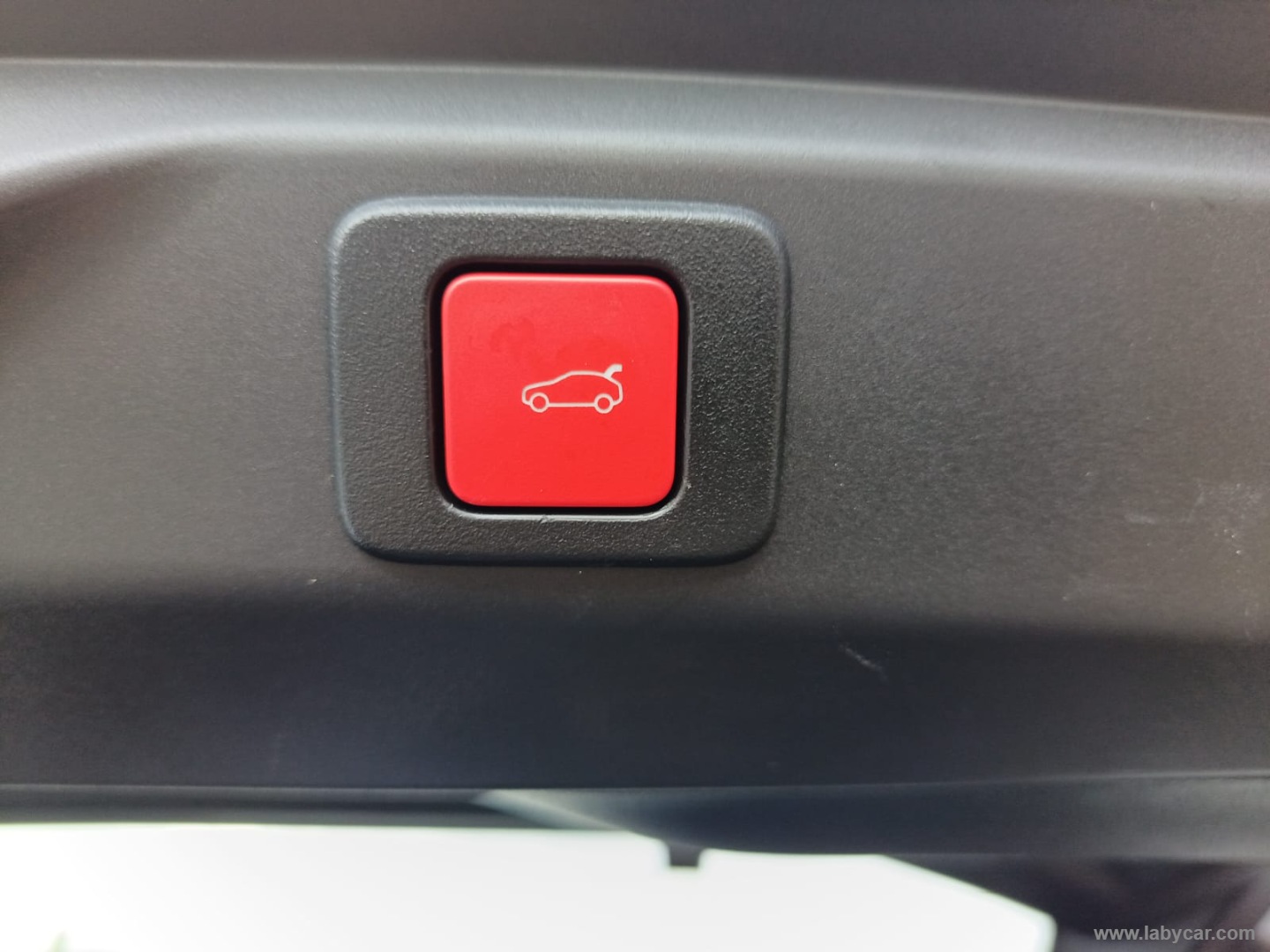 Peugeot 3008 Hybrid 145 e-DCS6 GT - Immagine 10