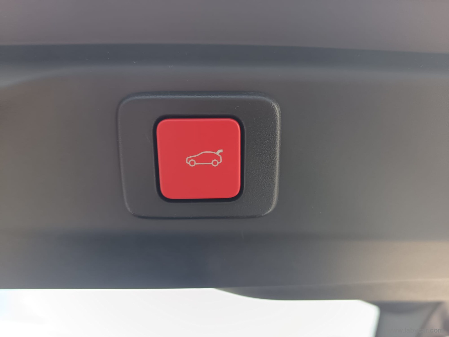 Peugeot 3008 Hybrid 145 e-DCS6 GT - Immagine 10