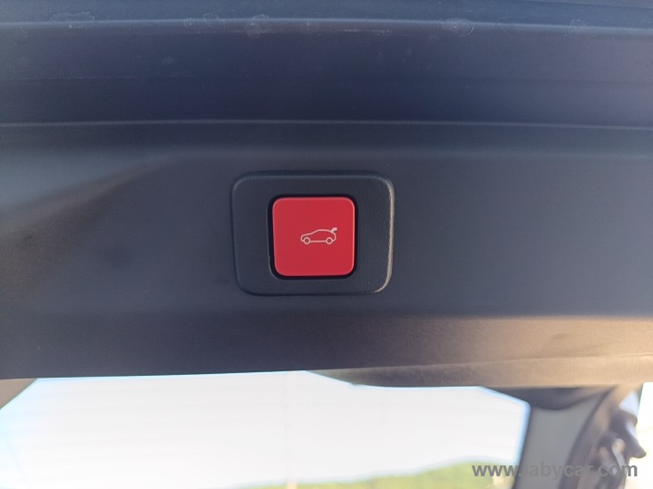 3008 Hybrid 145 e-DCS6 GT - immagine 10