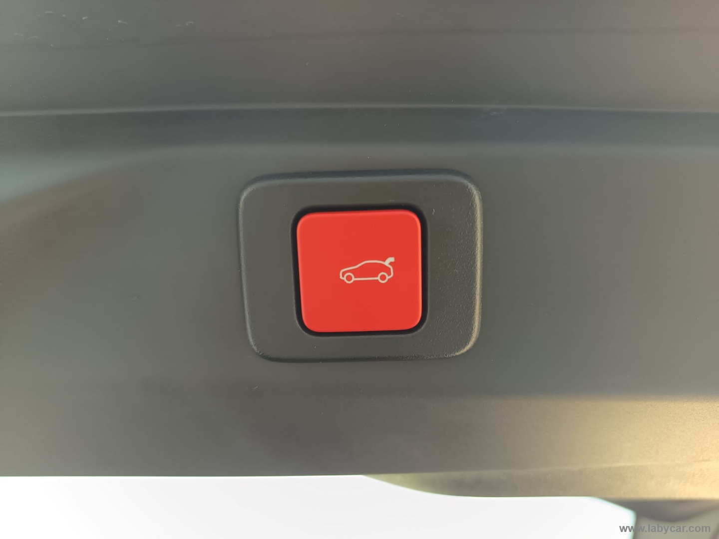 Peugeot 3008 Hybrid 145 e-DCS6 GT - Immagine 10