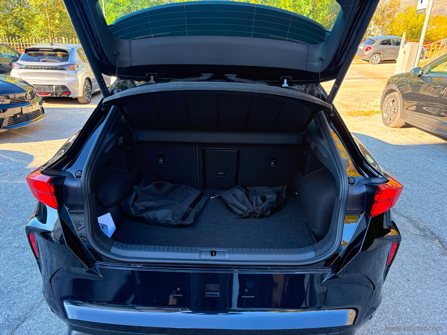 CUPRA Formentor 1.5 e-Hybrid DSG - Immagine 10