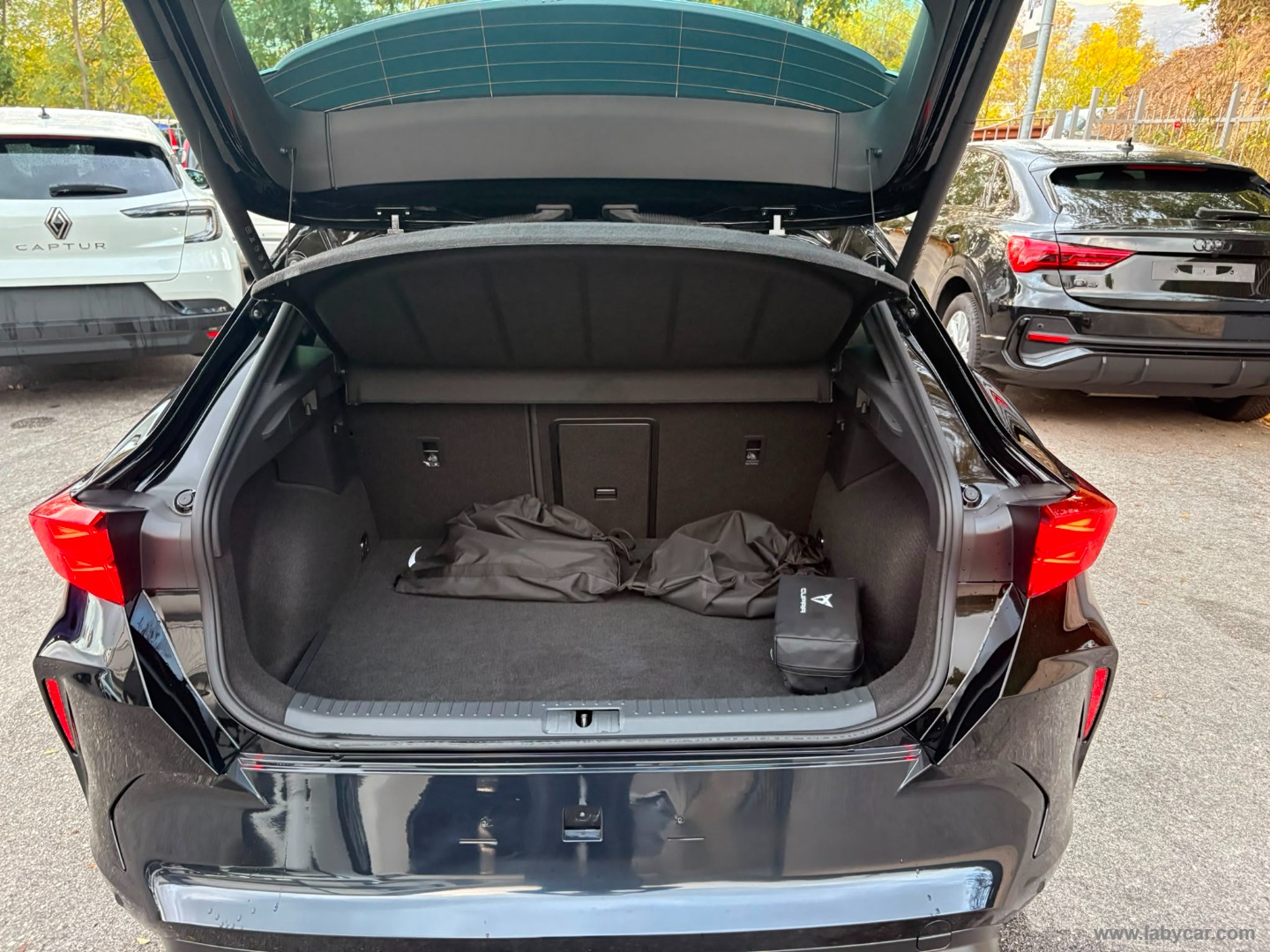 CUPRA Formentor 1.5 e-Hybrid DSG - Immagine 10