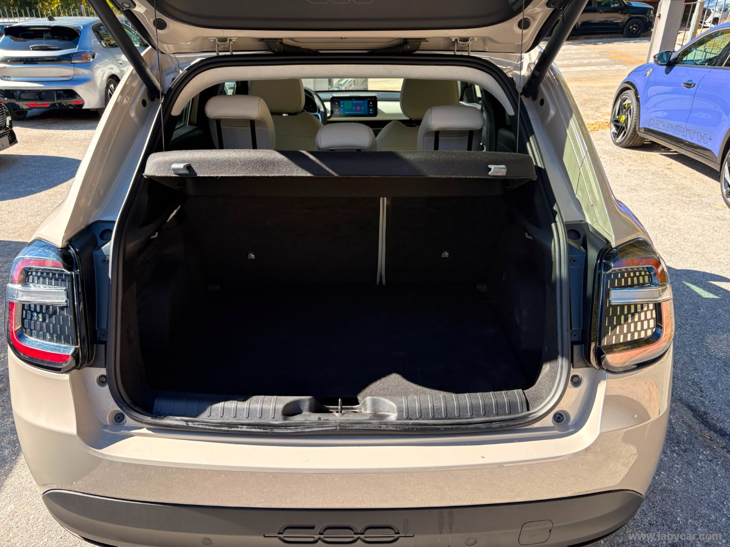 Fiat 600 Hybrid 110 CV DCT MHEV La Prima - Immagine 10