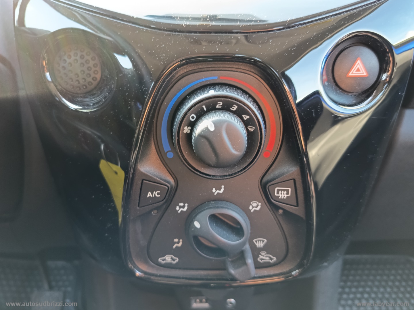 C1 VTi 72 5p. Shine - immagine 10