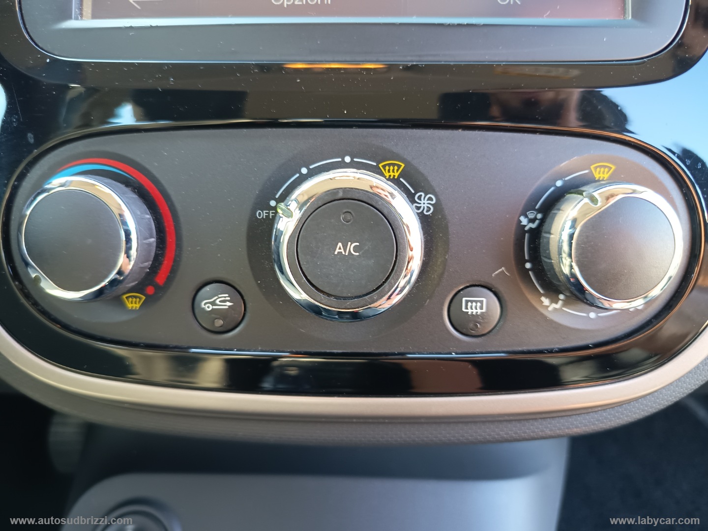Captur 1.5 dCi 8V 90 CV S&S Live NAVI - immagine 10