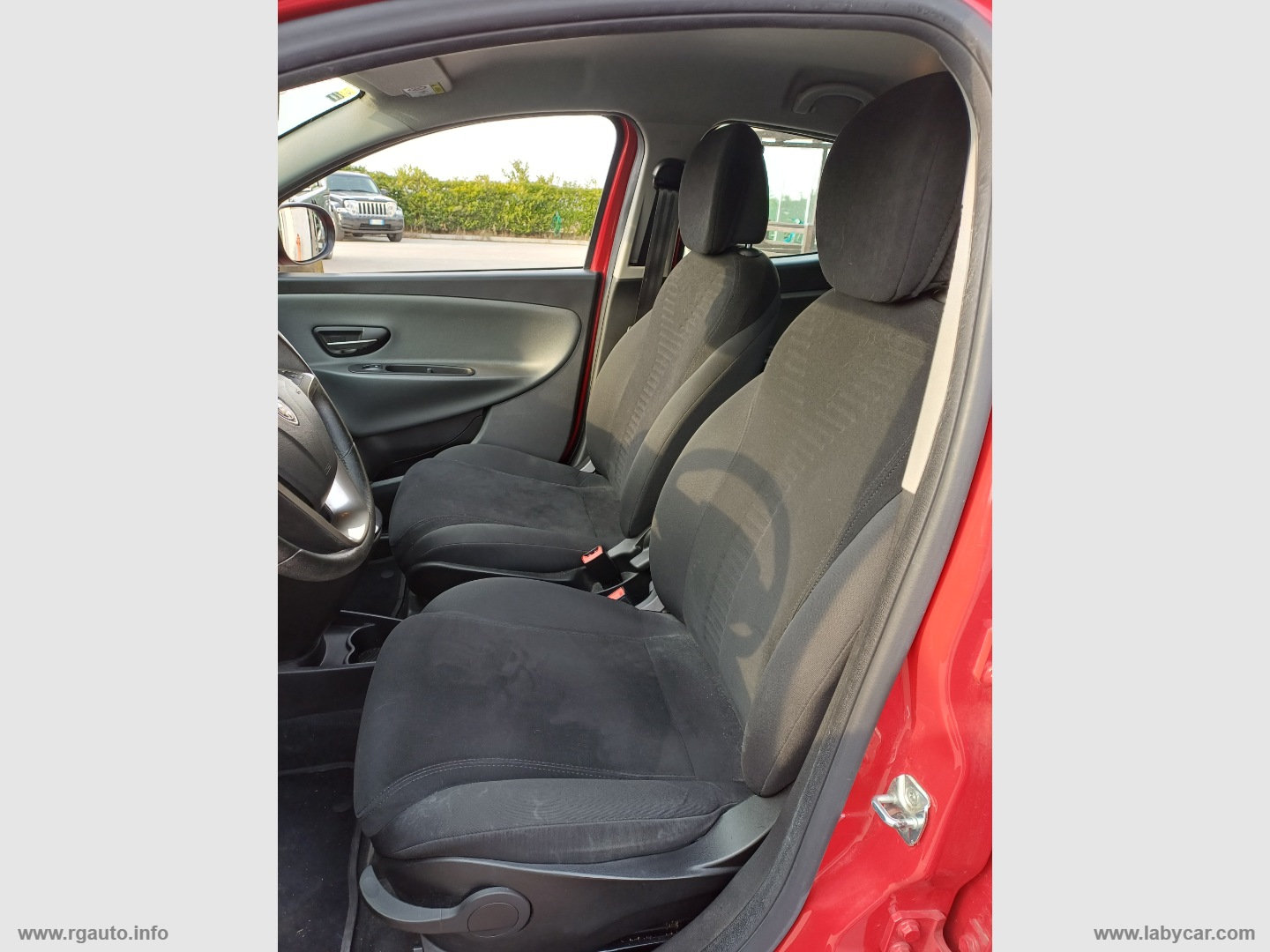 Ypsilon 0.9 T.Air 85 CV 5p. S&S Gold - immagine 10