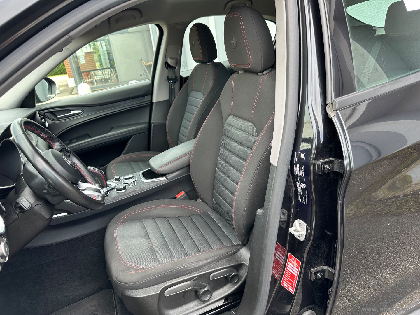 Stelvio 2.2 T.diesel 160CV AT8 RWD R.Ed. - immagine 10