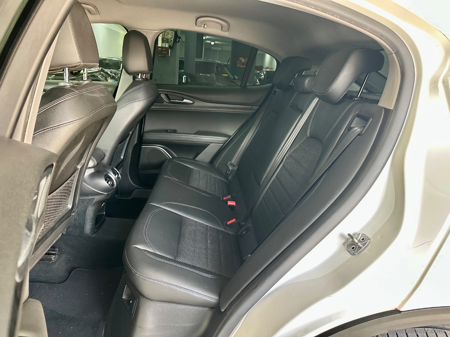 Stelvio 2.2 T.diesel 210 CV AT8 Q4 Exec. - immagine 10