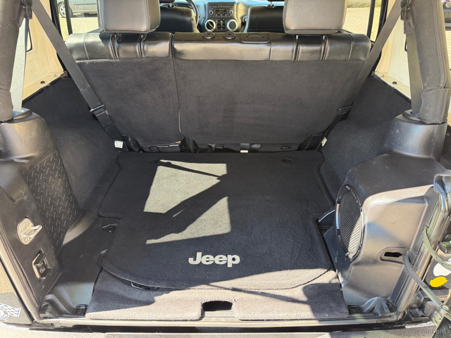 Wrangler Unlimited 2.8 CRD Sahara A. - immagine 10