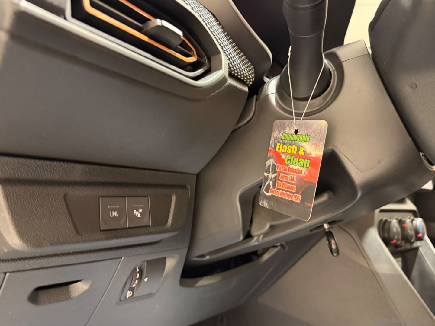 Sandero Stepway 1.0 TCe ECO-G Extreme Up - immagine 10
