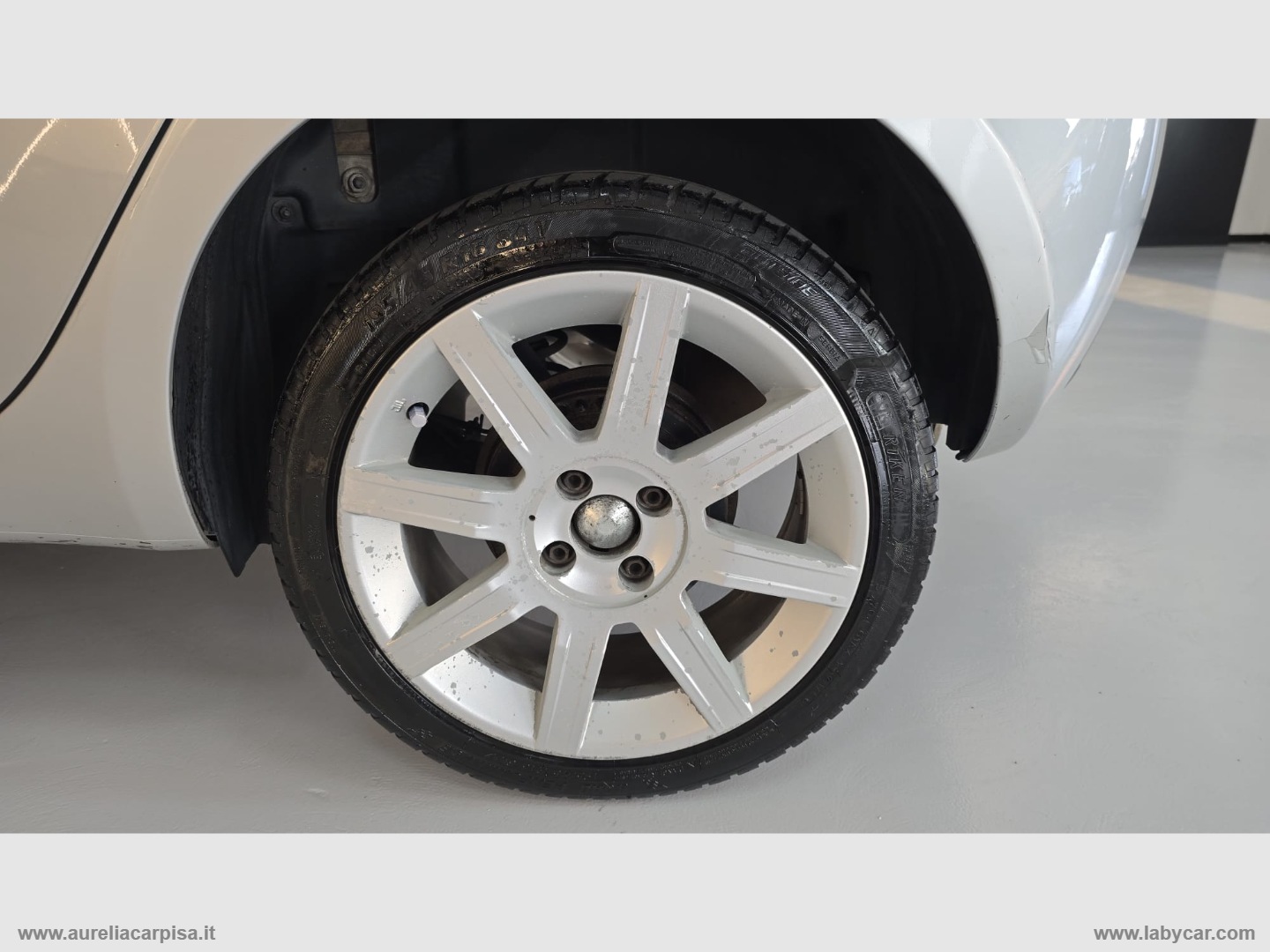 Ypsilon 1.2 69 CV 5p. GPL Ecochic Silver - immagine 10
