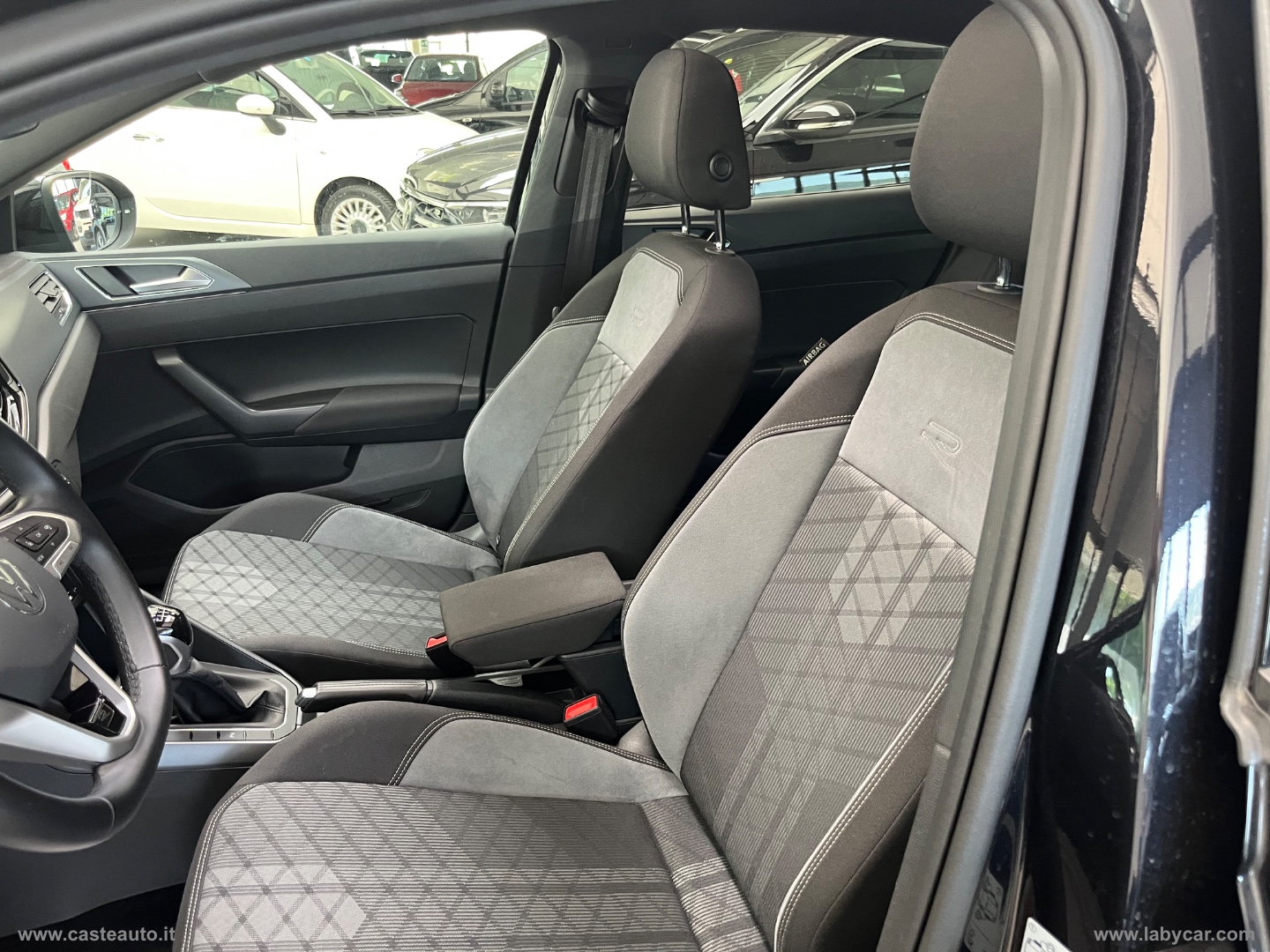 Taigo 1.0 TSI 115 CV R-Line PARI AL NUOVO - immagine 10