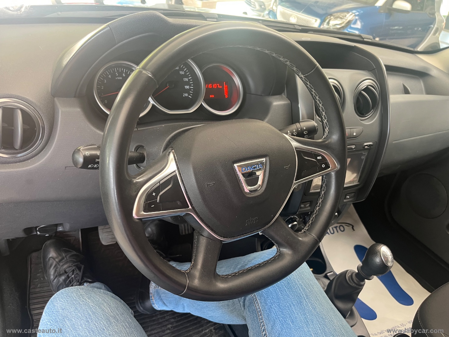 Duster 1.5 dCi 110 CV S&S 4x4 Lauréate CON GANCIO TRAINO - immagine 10