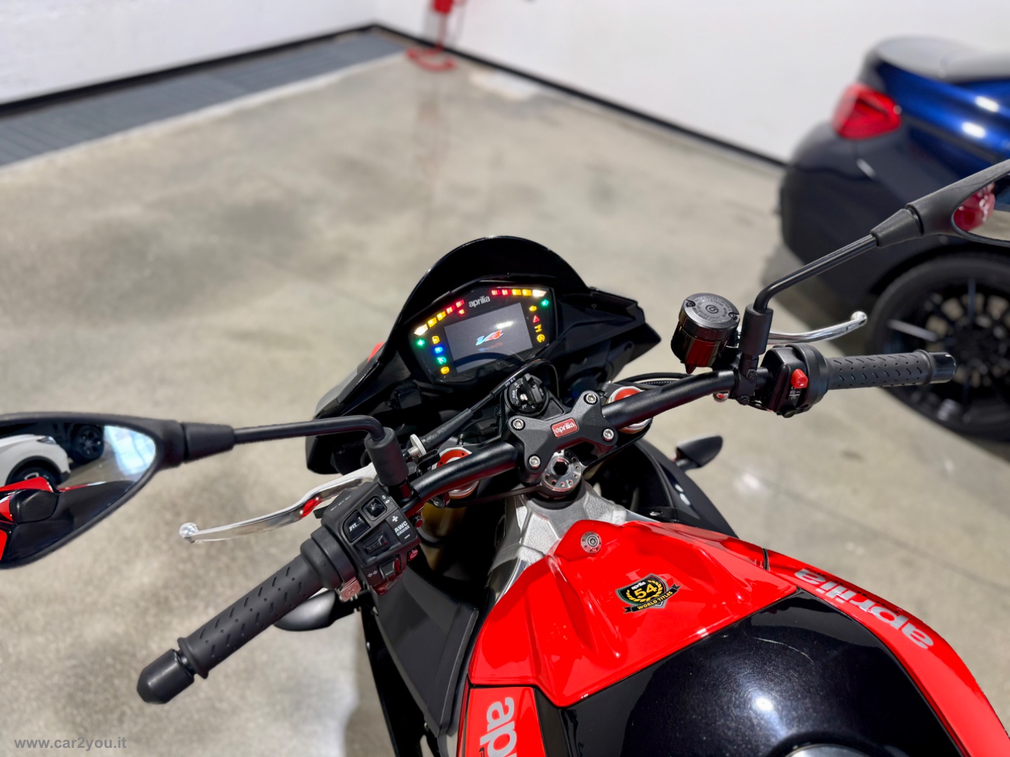 Tuono V4 1100 RR - immagine 10