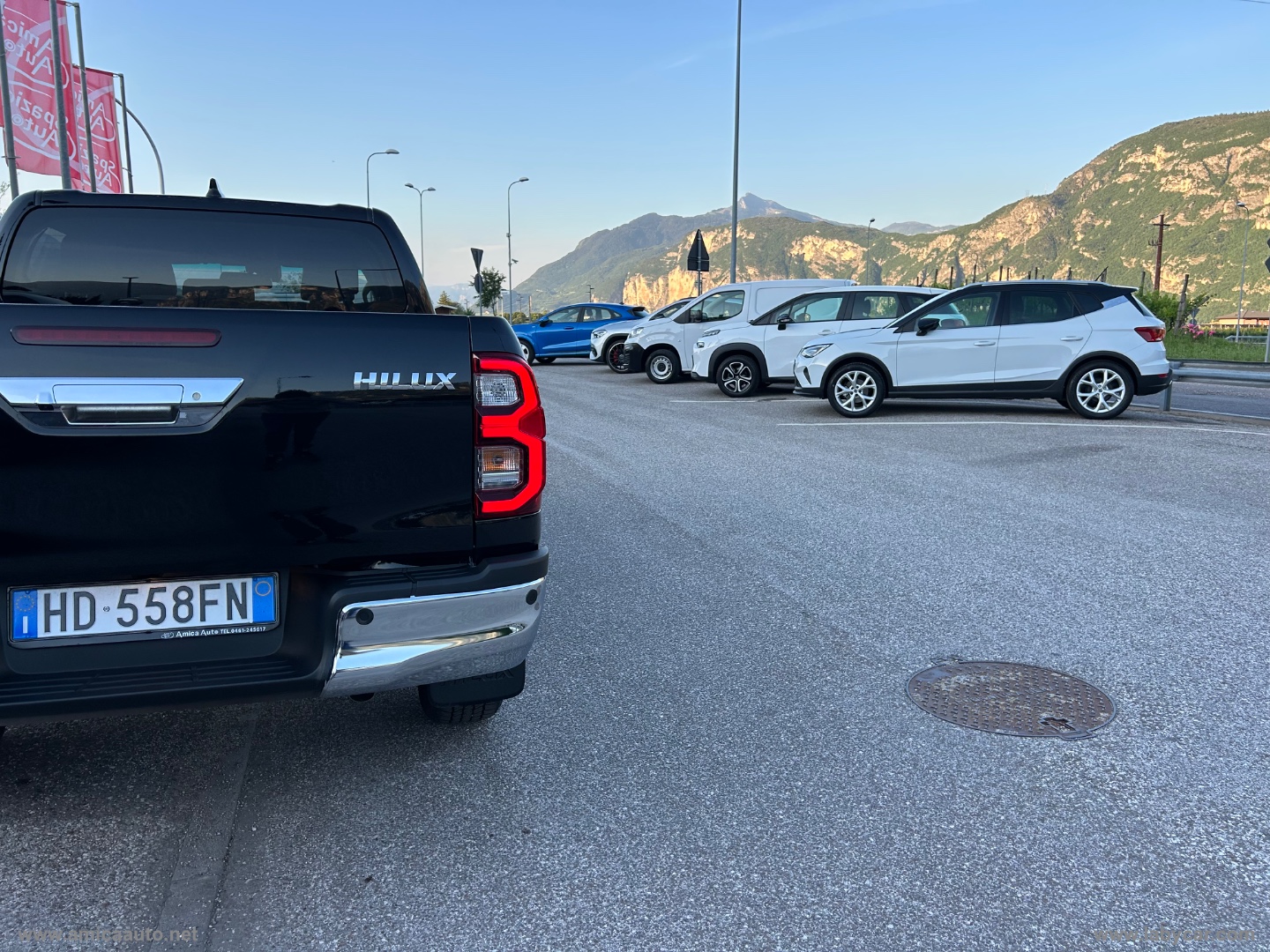 Hilux 2.8 D A/T 4WD 4p. DC Executive - immagine 10