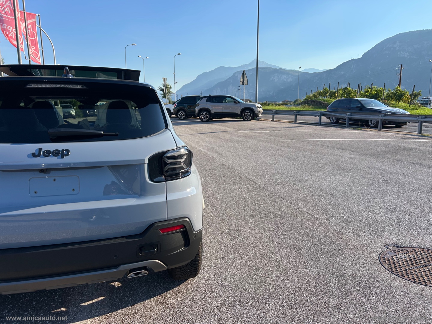 Avenger 1.2 Turbo 145cv e-Hyb.4xe Overand VERNICE BICOLORE GRIGIO STORM/TETTO NERO - immagine 10