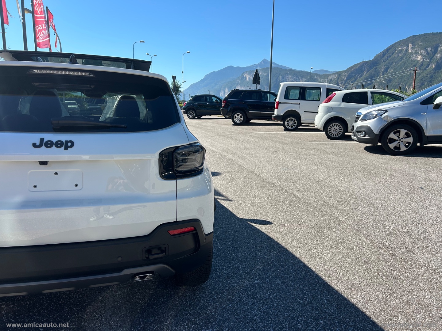 Avenger 1.2 Turbo 145cv e-Hybrid 4xe TheNoth Face Tetto Apribile PANORAMA +4X4 - immagine 10