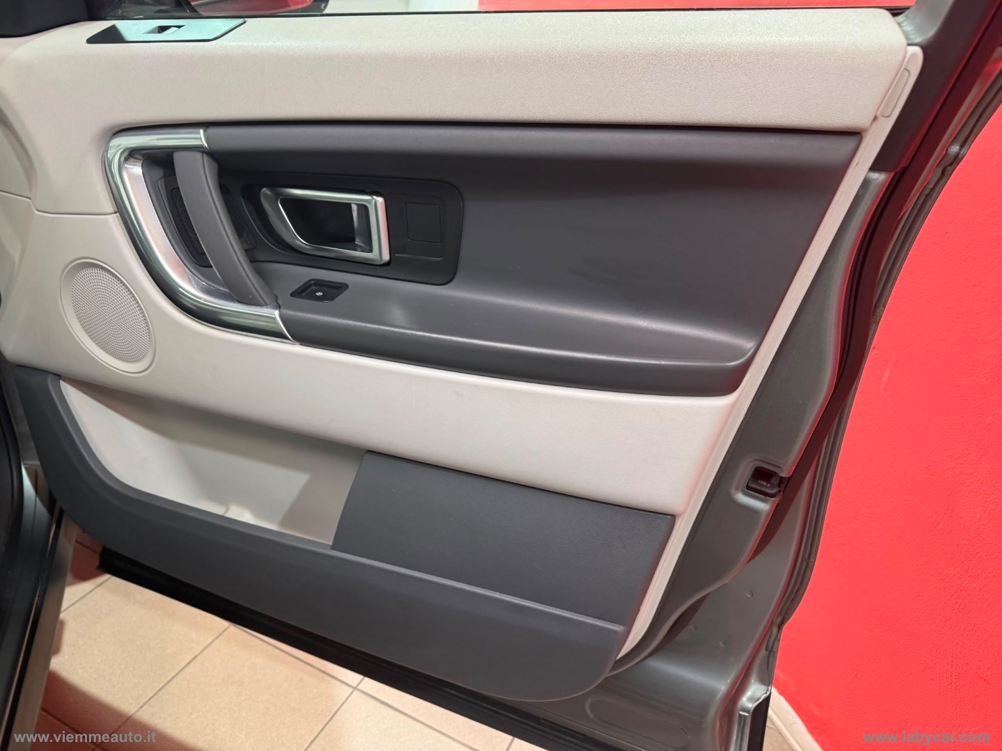 Discovery Sport 2.2 TD4 HSE Luxury - immagine 10