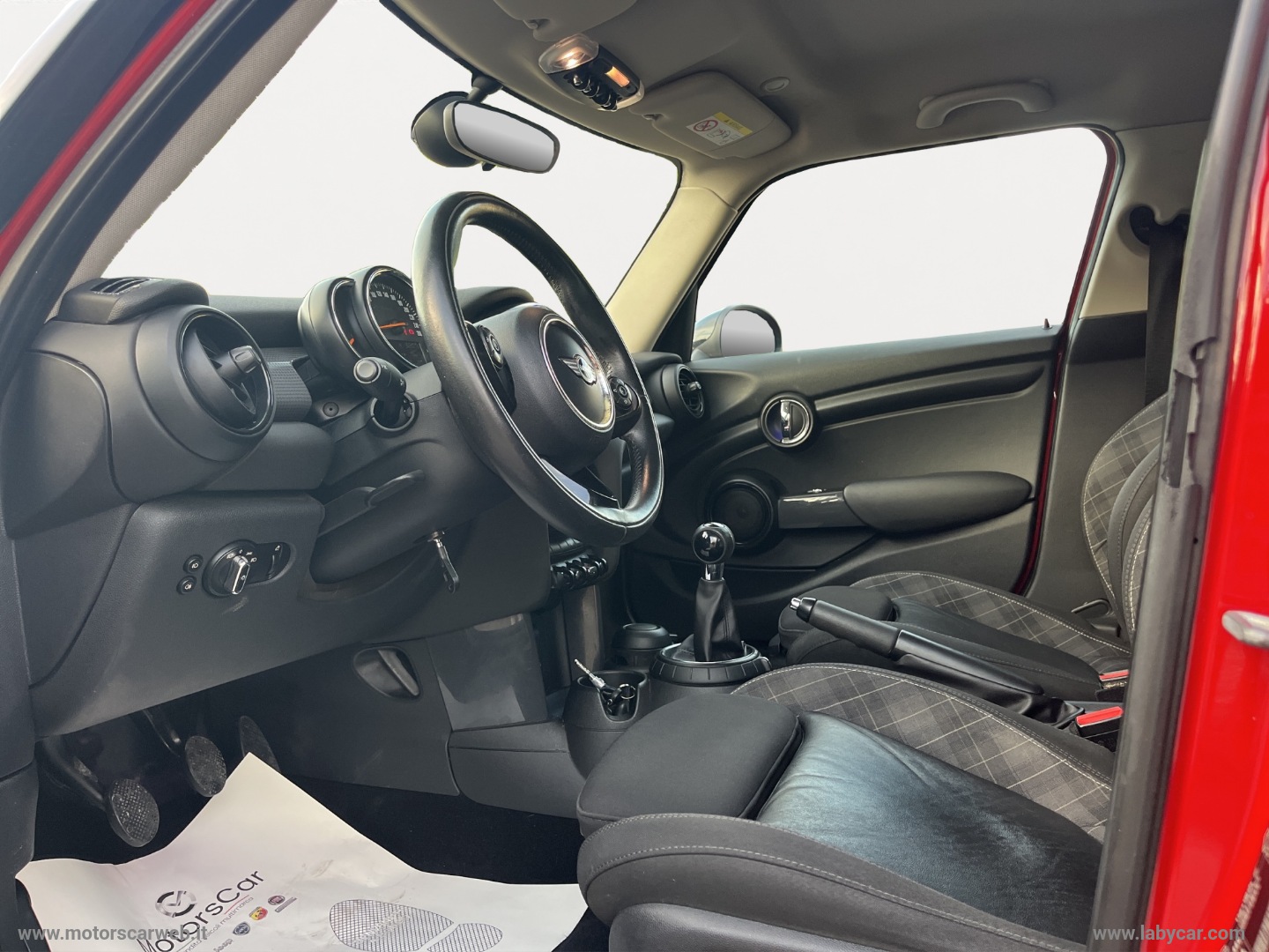Mini Cooper D 5 porte - immagine 10
