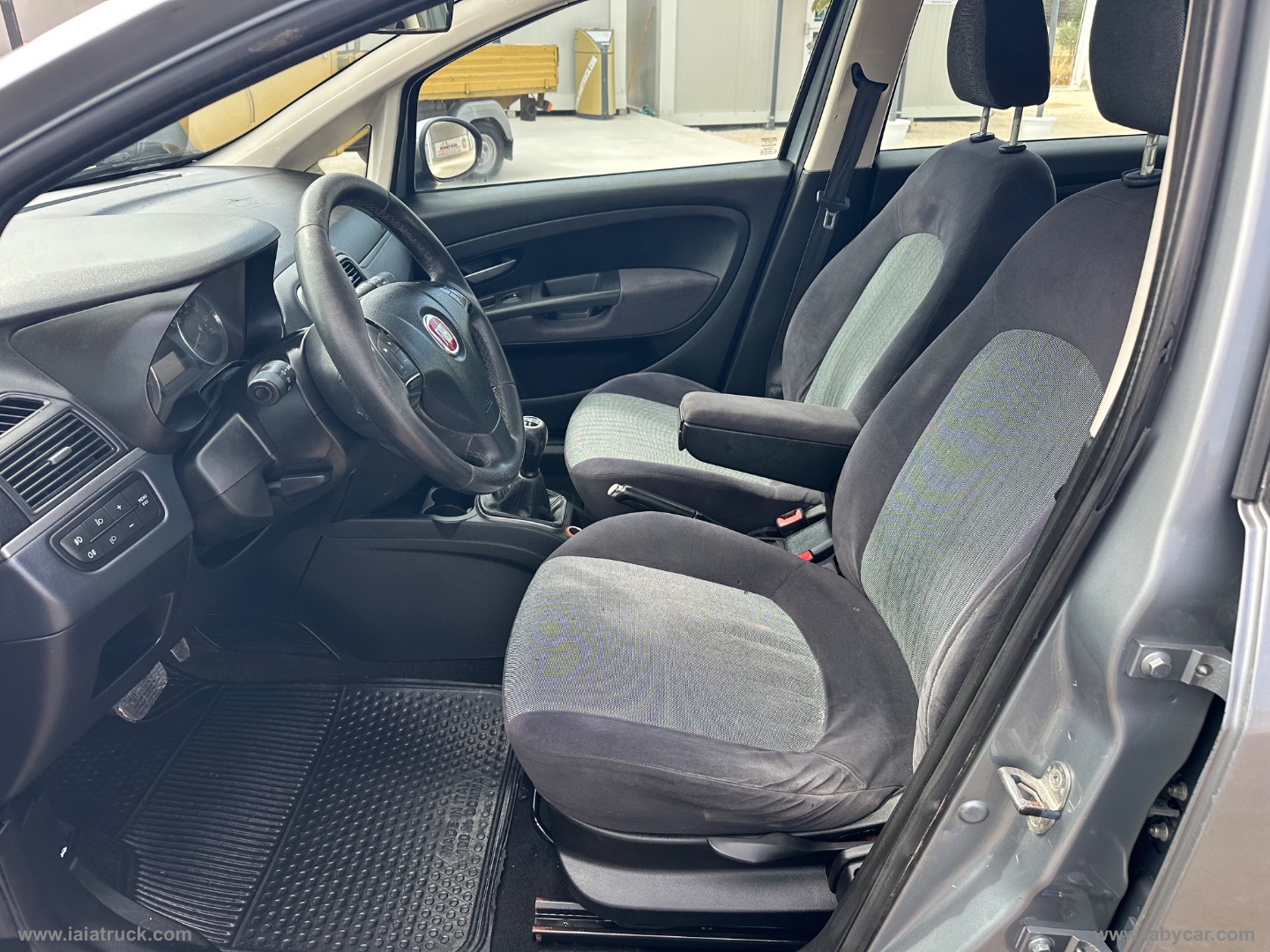 Grande Punto 1.3 MJT 90 CV 5p.CAMBIO SEQUENZIALE - immagine 10