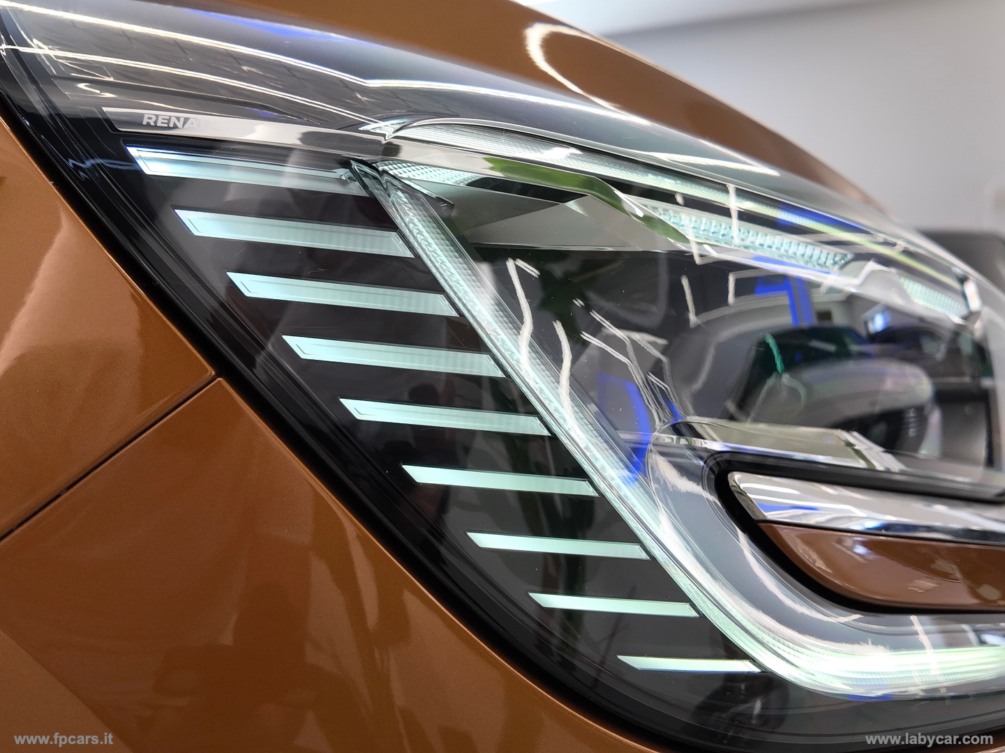 Captur Pl.-in Hybr. E-Tech 160 Init.Par. - immagine 10