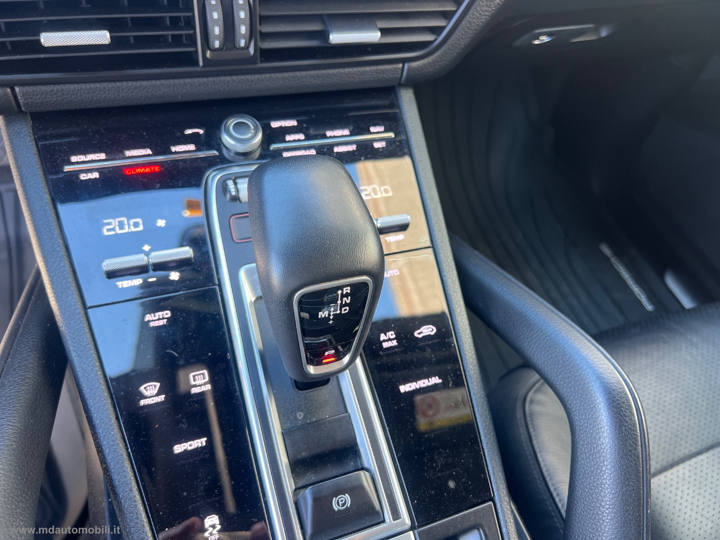 Cayenne 3.0 V6 NUOVO MODELLO CERCHI 21 - immagine 10