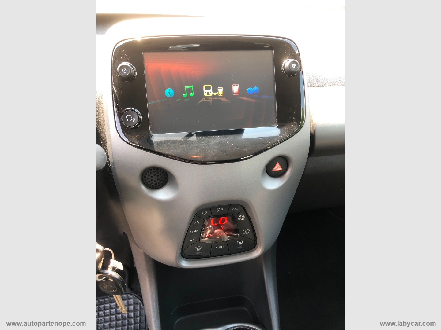 Aygo Connect 1.0 VVT-i 72 CV 5p. x-play - immagine 10