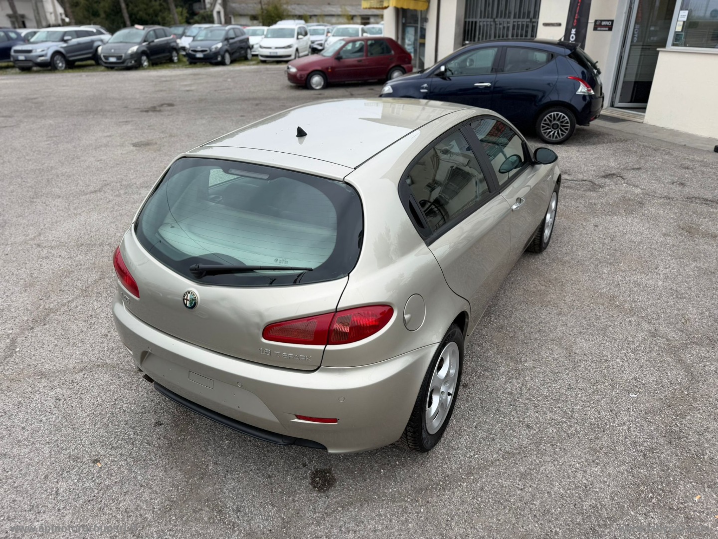 147 1.6 TS 105CV 5p. Distinctive - immagine 10