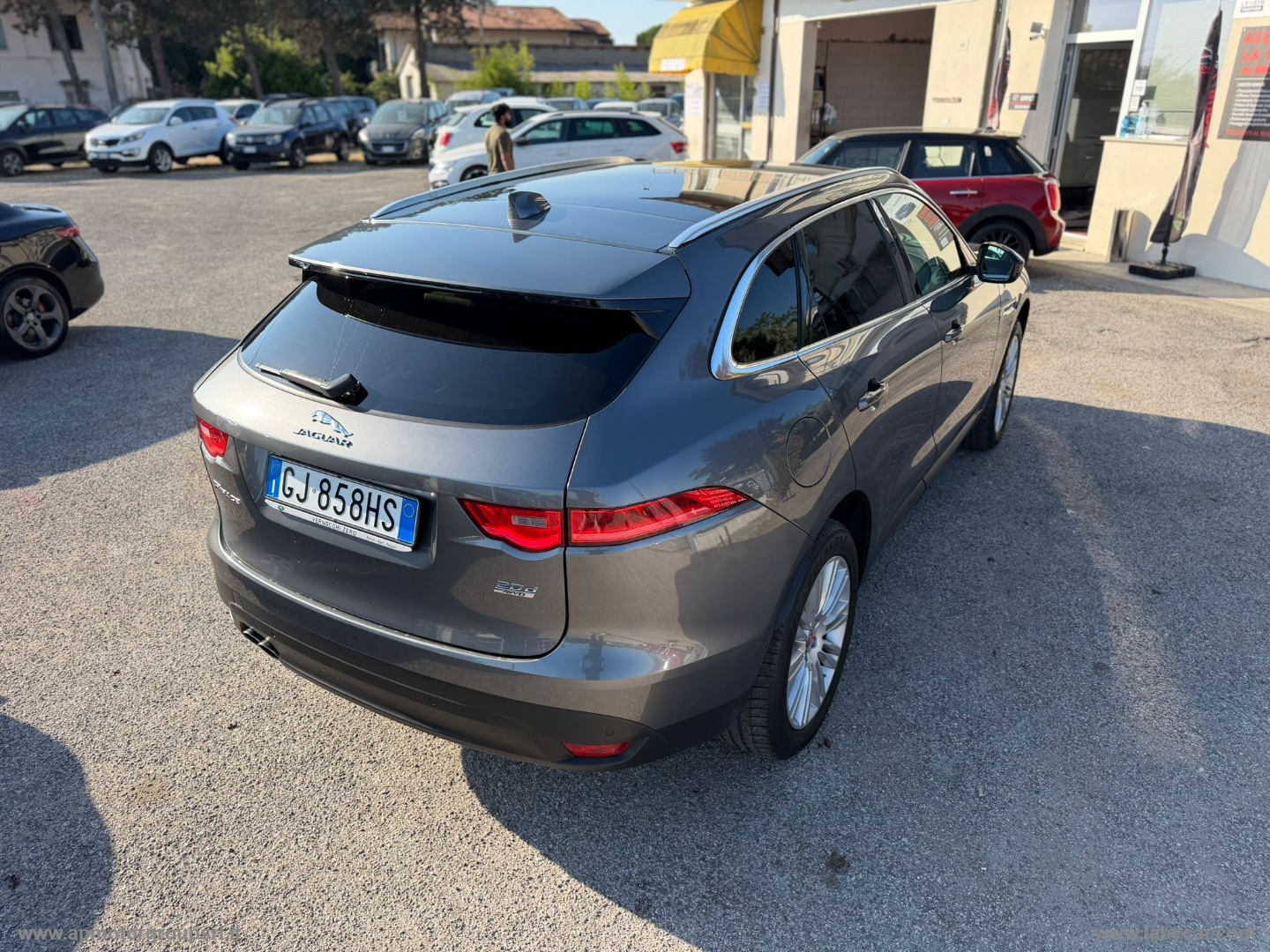 F-Pace 2.0 D 180 CV AWD aut. Prestige - immagine 10