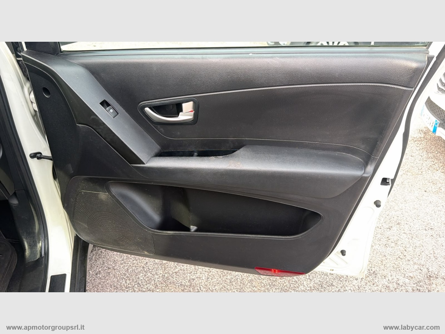 Korando 2.0 2WD MT GPL C - immagine 10