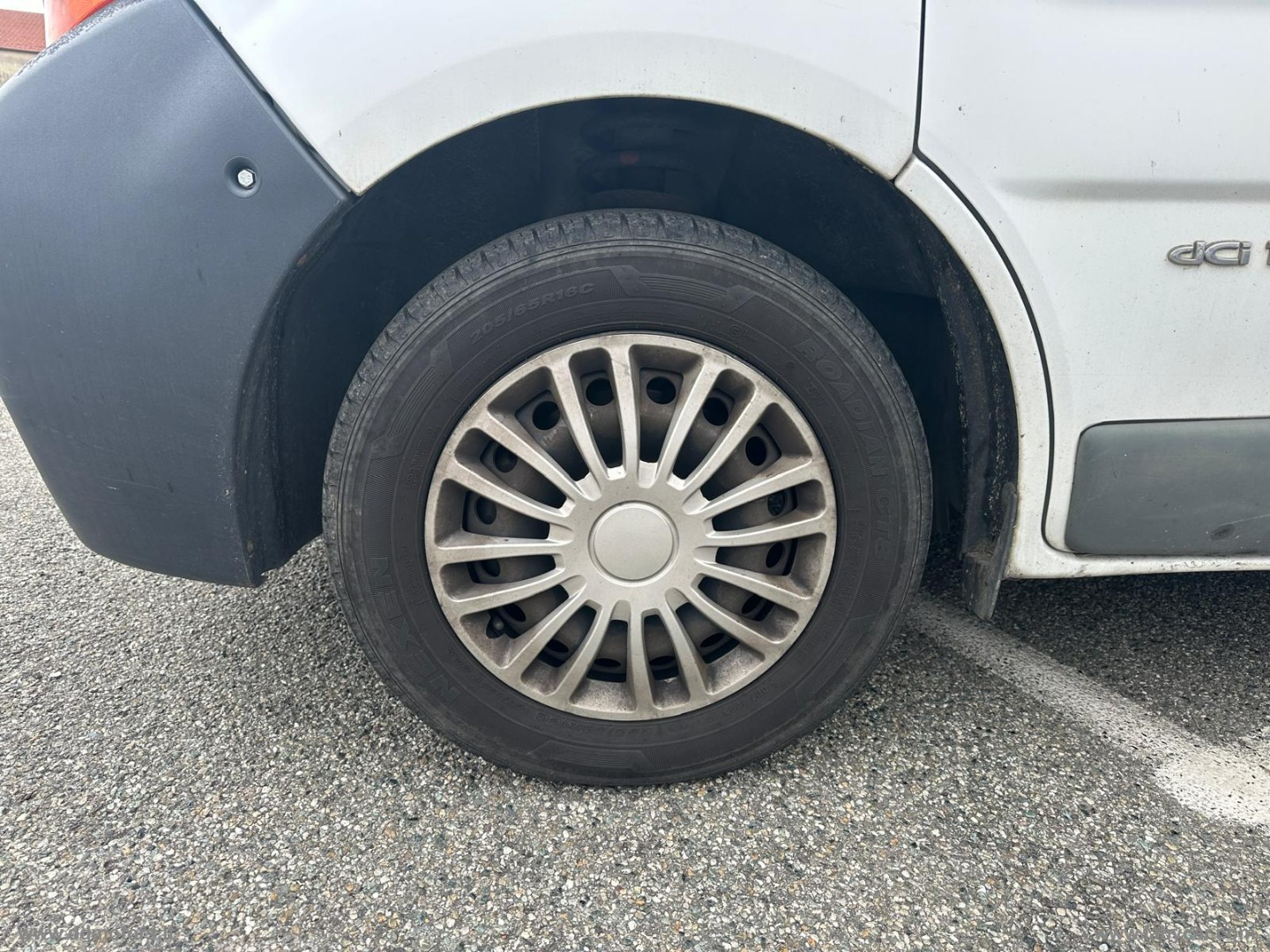 Trafic T27 1.9dCi/100PC-TN Combi Confort OCCASIONE - immagine 10