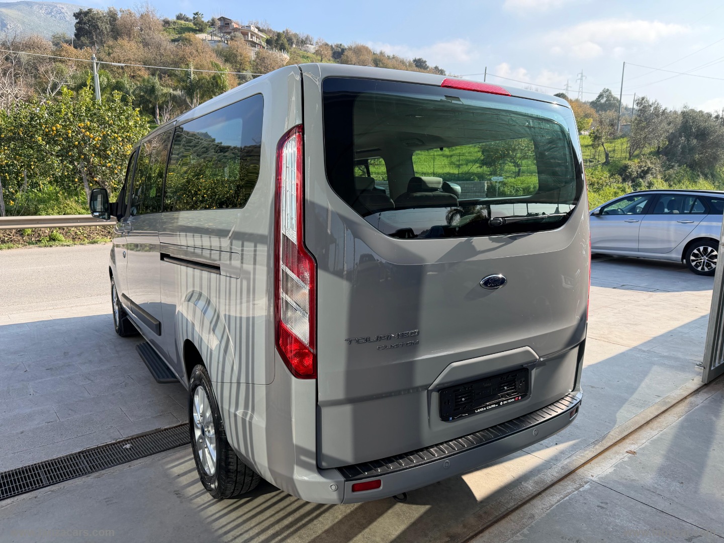 Tourneo Custom 320 2.0 TDCi 105 PL Trend - immagine 10