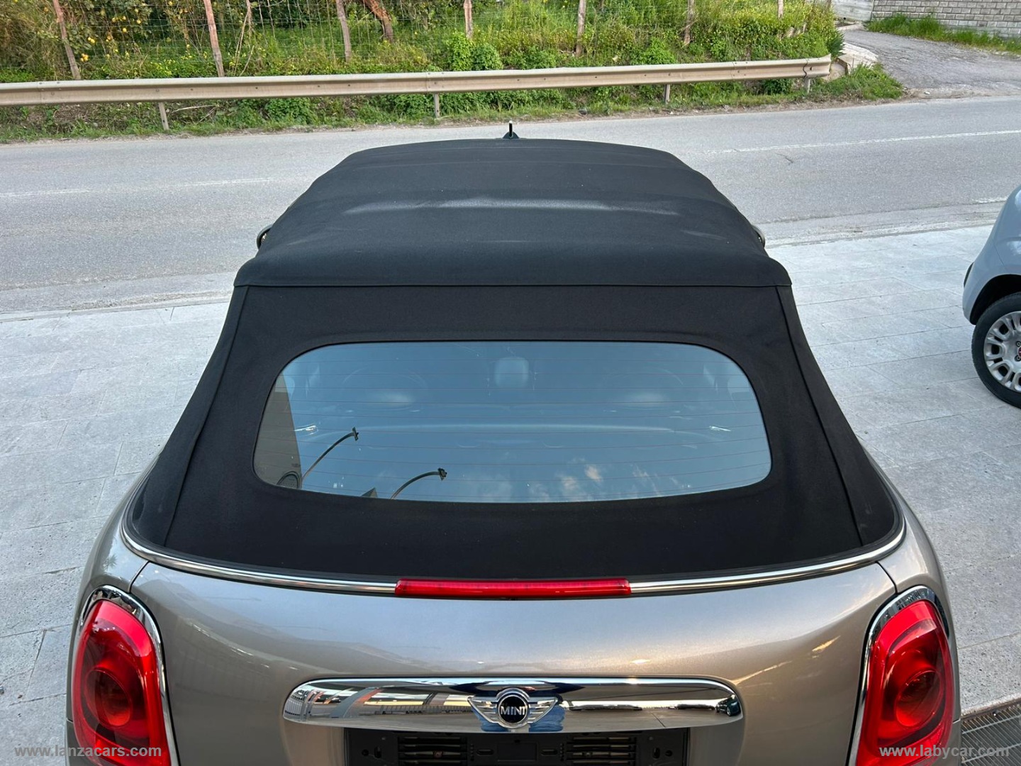 Mini Cooper D Cabrio - immagine 10