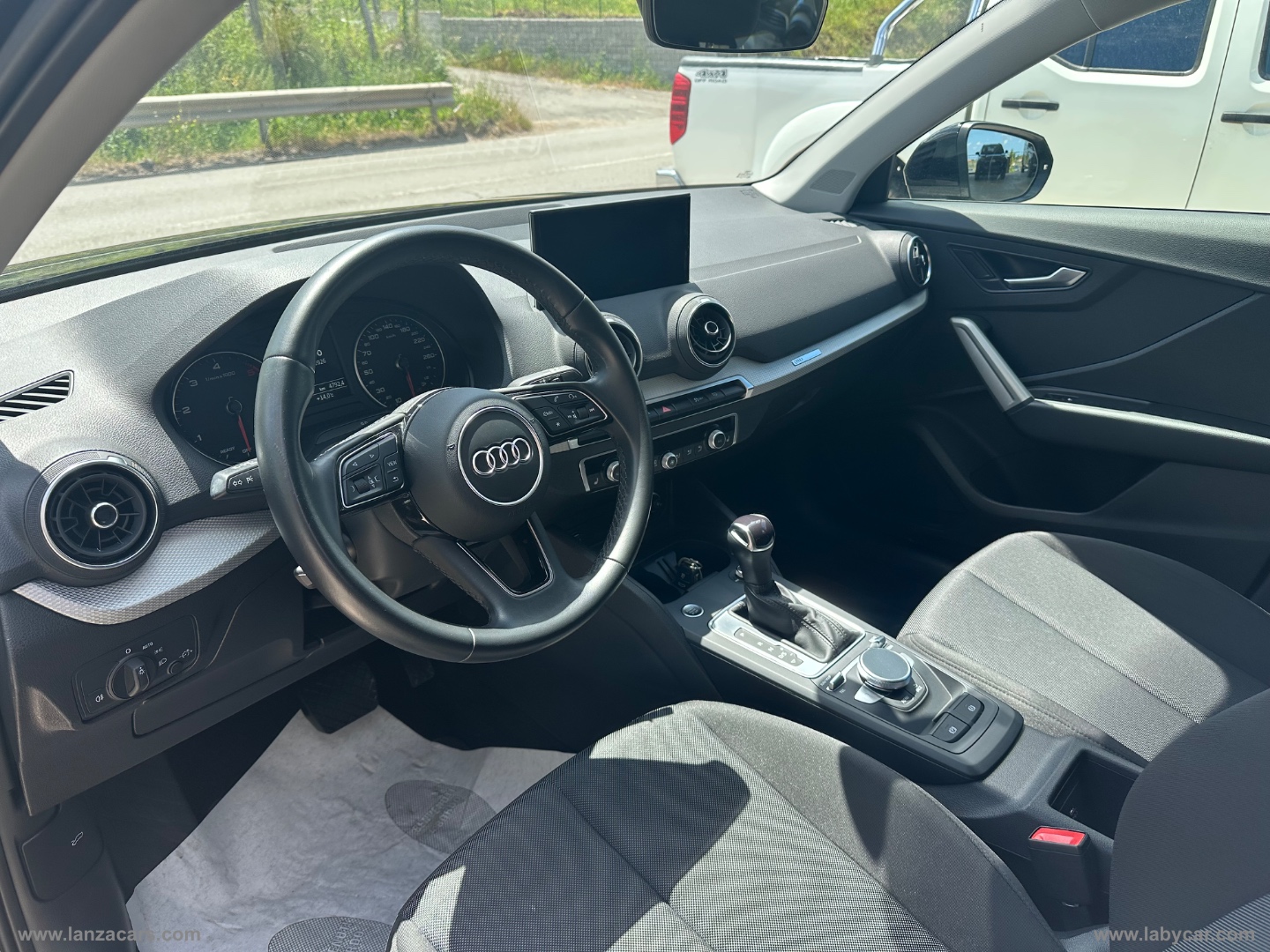 Q2 30 TDI S tronic Business - immagine 10