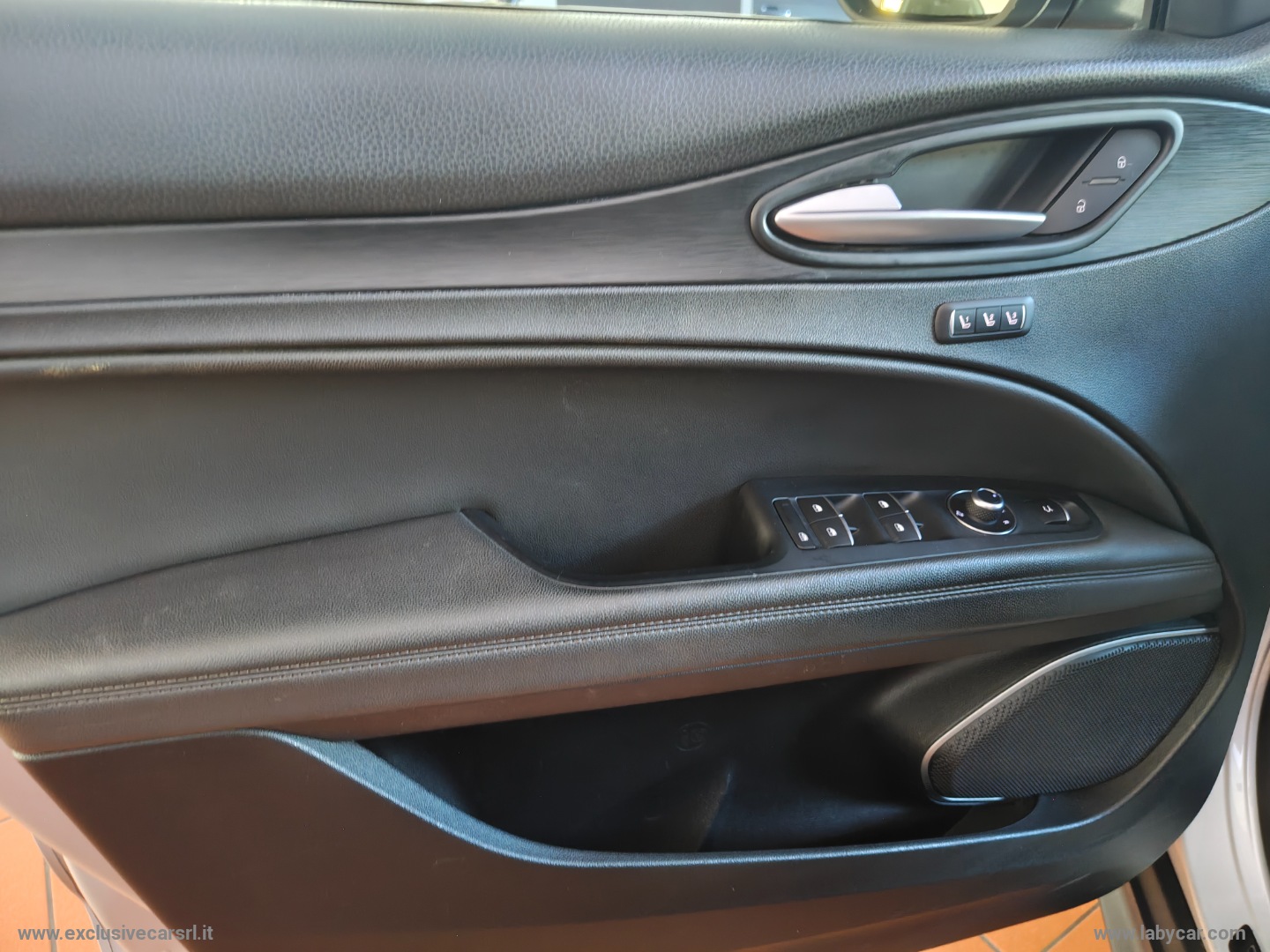 Stelvio 2.2 T.diesel 180 CV AT8 Q4 Exec. - immagine 10