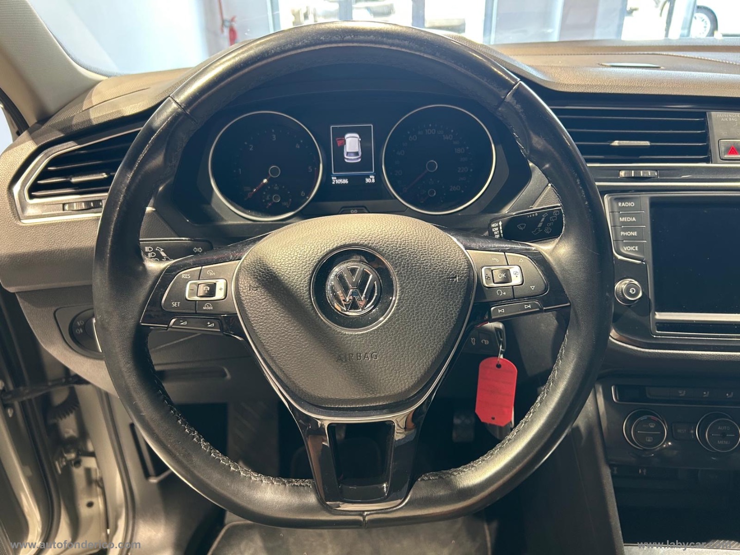 Tiguan 2.0 TDI 4MOTION Executive BMT - immagine 10