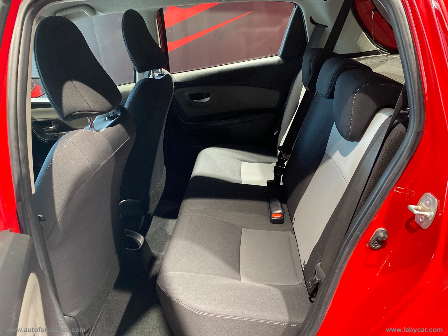 Yaris 1.0 72 CV 5p. Lounge - immagine 10