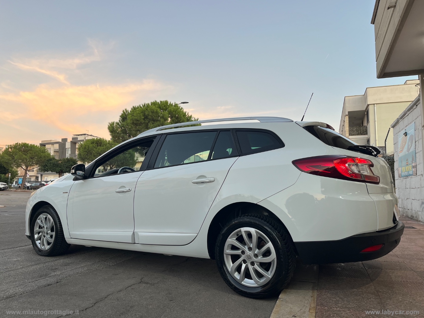 Mégane 1.5 dCi 110 CV SporTour Limited - immagine 10