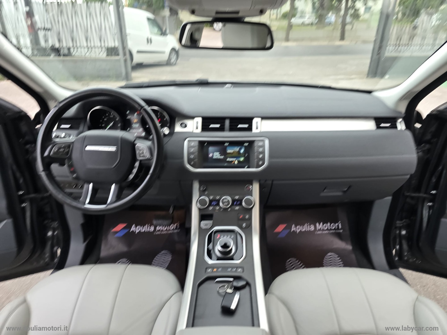 RR Evoque 2.0 TD4 150 CV 5p. Bs Ed. Pure - immagine 10