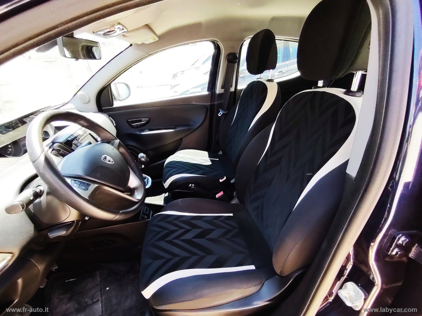 Ypsilon 1.2 69 CV 5p. GPL Ecochic Mya - immagine 10