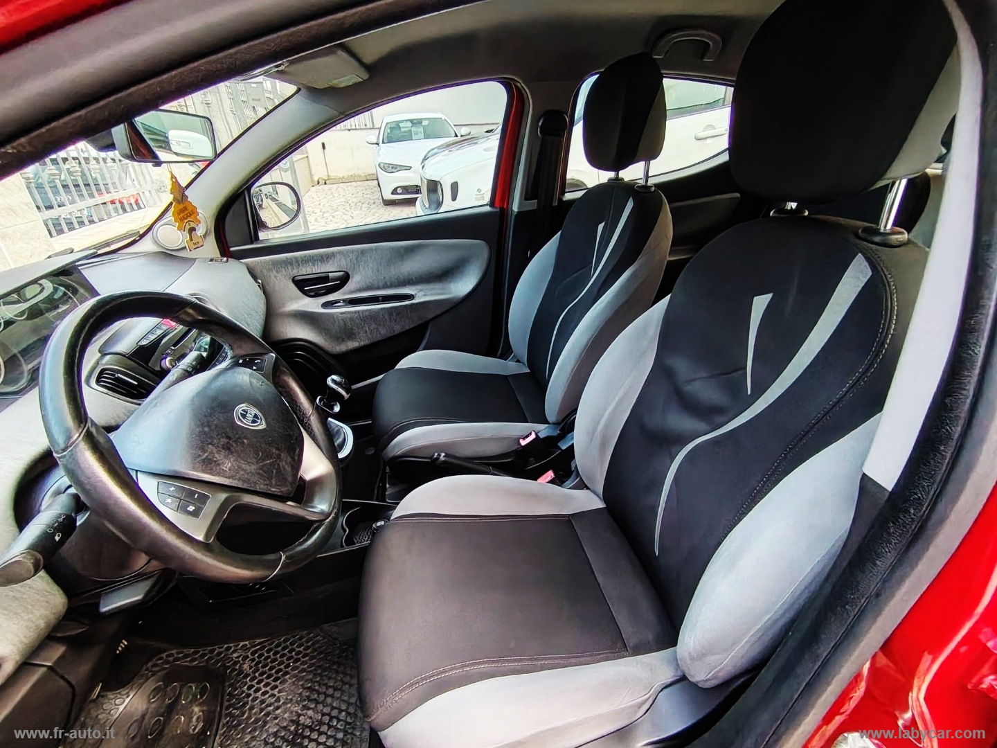Ypsilon 1.2 69 CV 5p. GPL Ecochic Gold - immagine 10