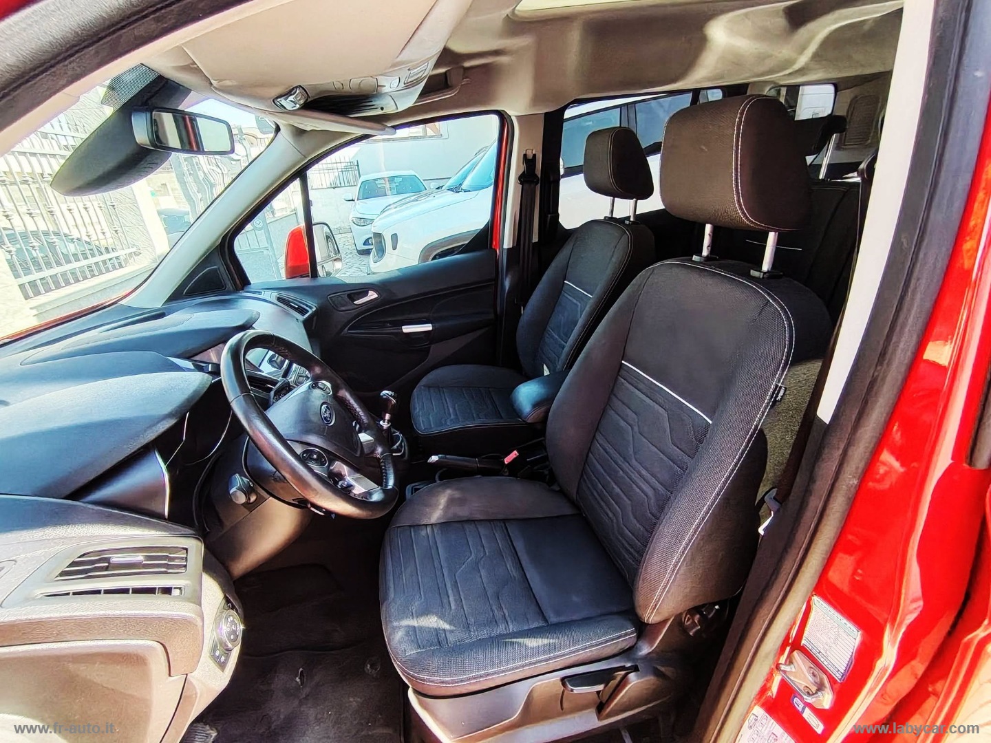 Tourneo Connect 1.5 TDCi 120 CV Tit. - immagine 10