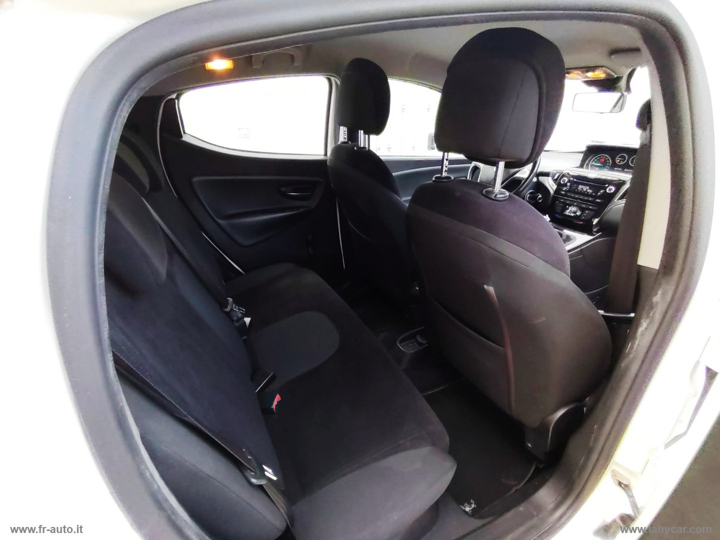 Ypsilon 1.3 MJT 95 CV 5p. S&S Silver - immagine 10
