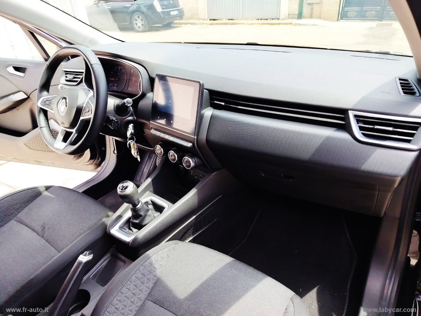 Clio TCe 12V 100 CV GPL 5p. Life - immagine 10