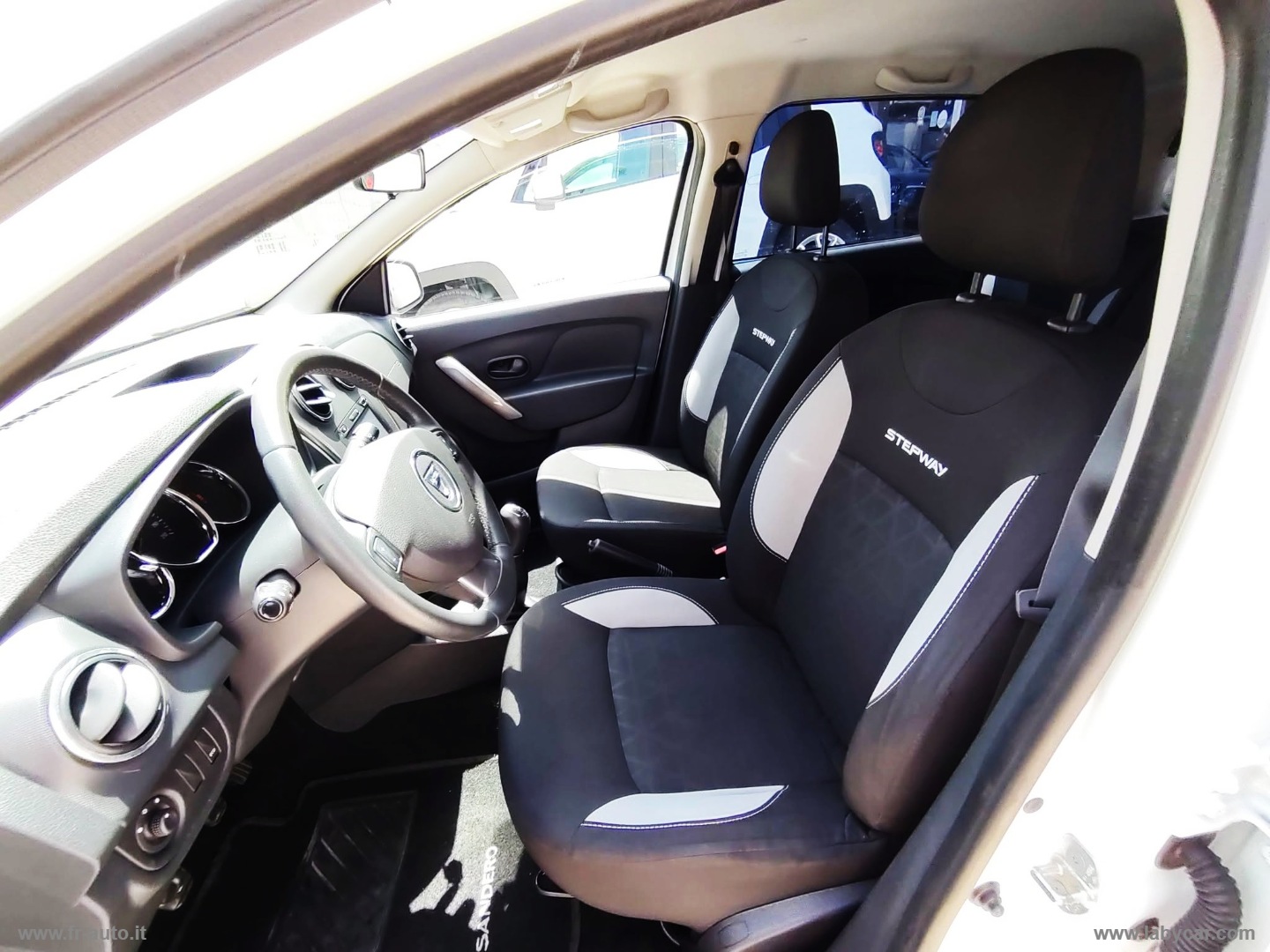 Sandero Stepway 1.5 dCi 8V 90 CV Prest. - immagine 10