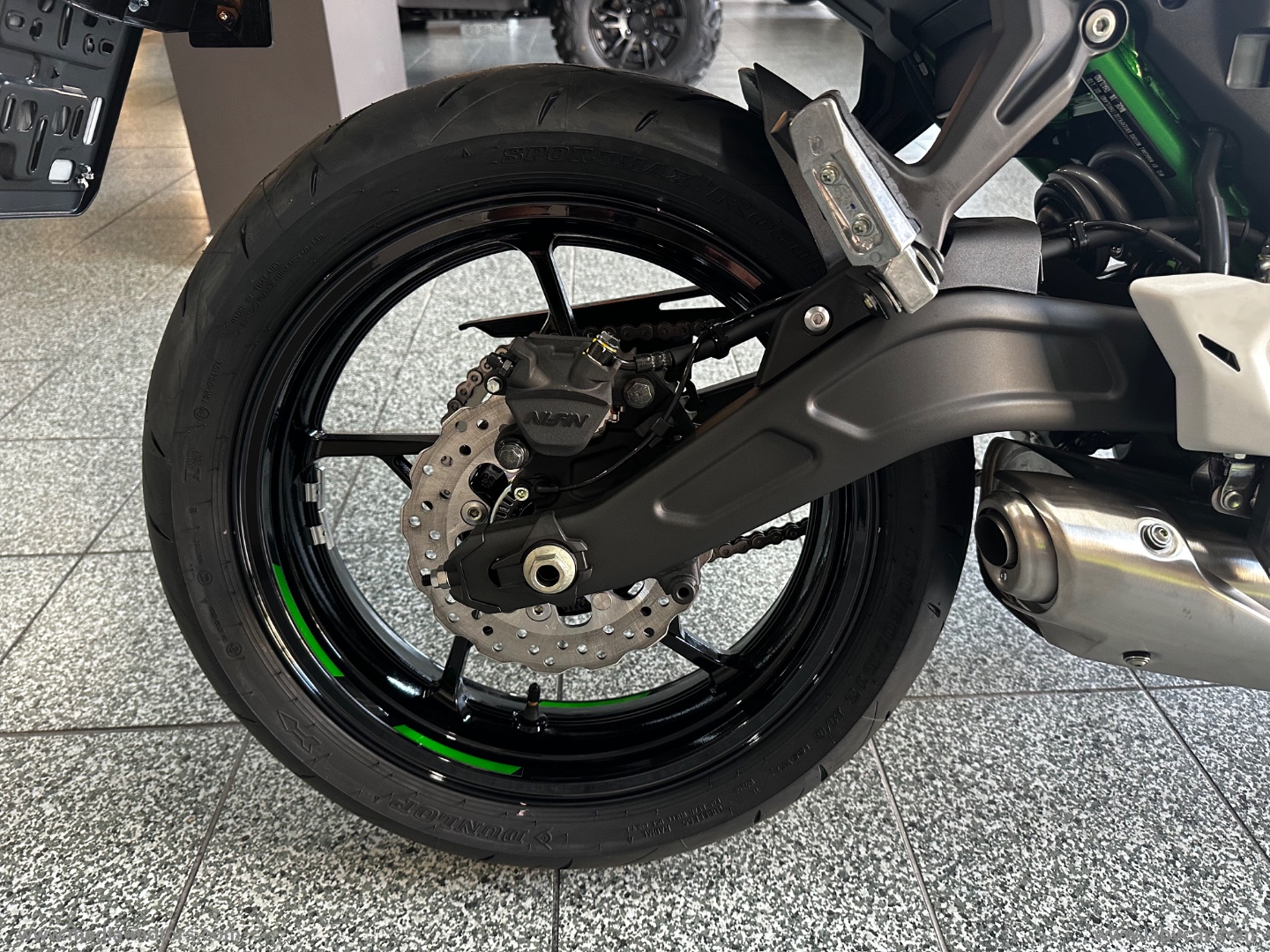 Z 650 Metallic Spark Black / Green - immagine 10