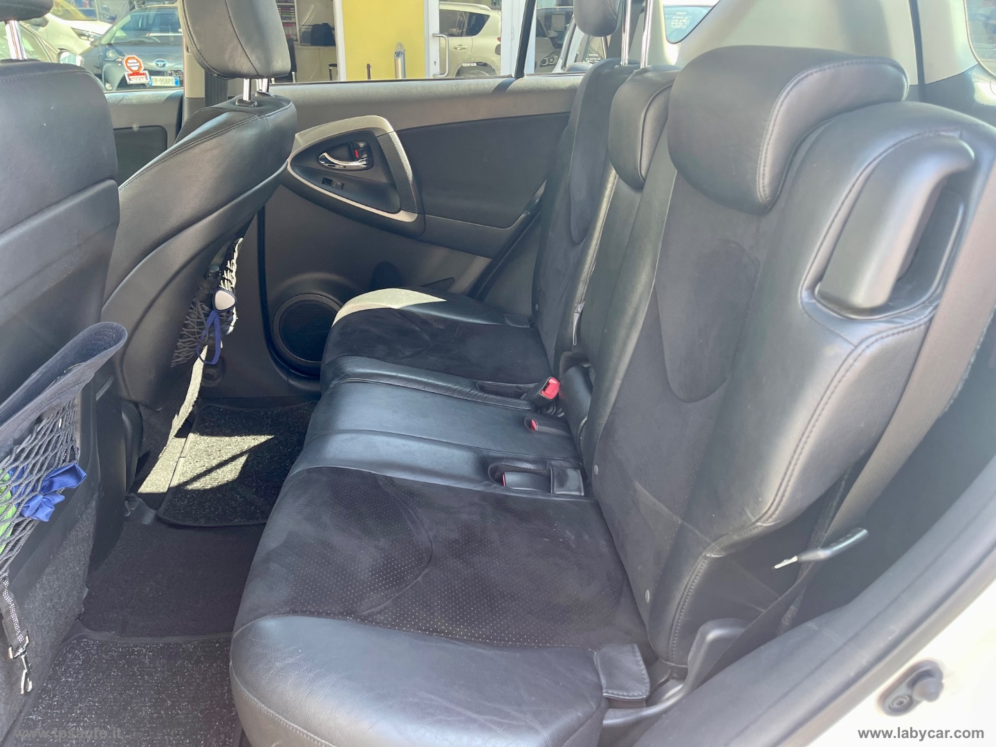 RAV4 Crossover 2.2 D-4D 150 CV Exclusive - immagine 10