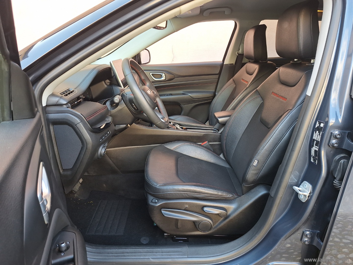 Compass 1.3 T4 240CV PHEV AT6 4xe TRAILHAWK - immagine 10