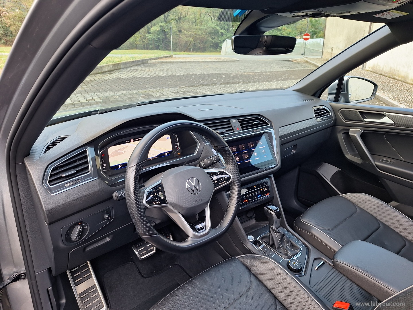 Tiguan Allsp. 4MOTION R-LINE TETTO PELLE - immagine 10