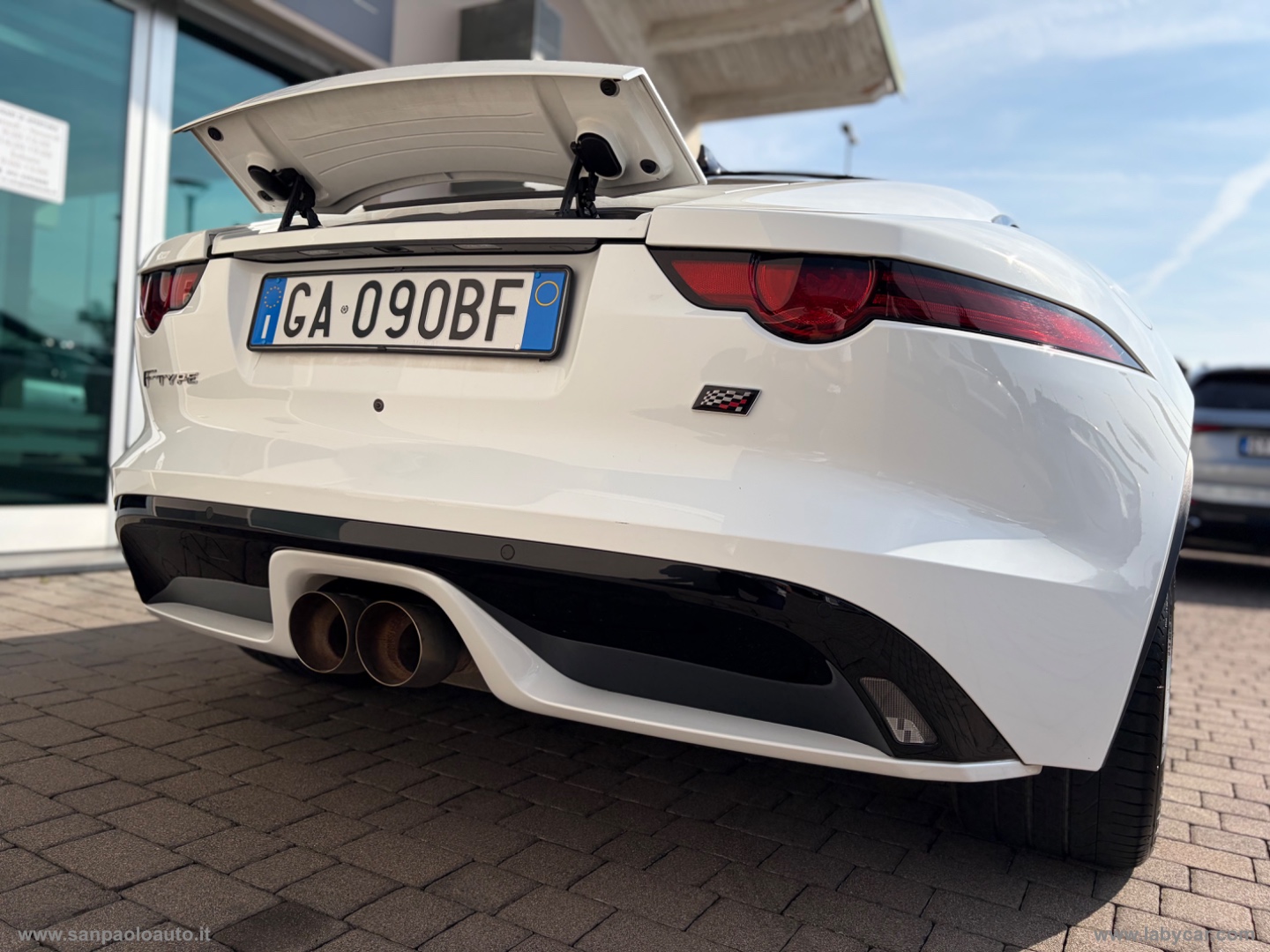 F-Type 2.0 aut. Coupé Chequered Flag - immagine 10